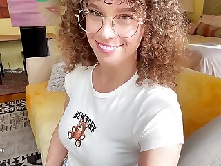 A stepmother, always sexy, knows how to attract young men.