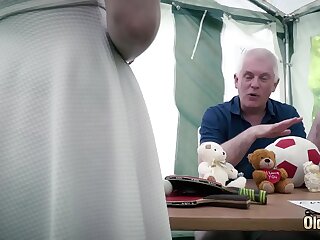 y seduces old man and begs him to fuck her mouth